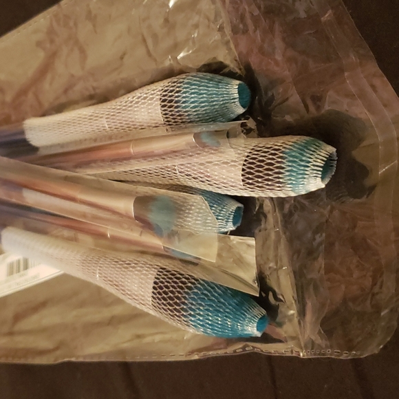 BOGO@50% 7 Piece Ombre Diamond Tip Handle Makeup Brush Set - Picture 4 of 6